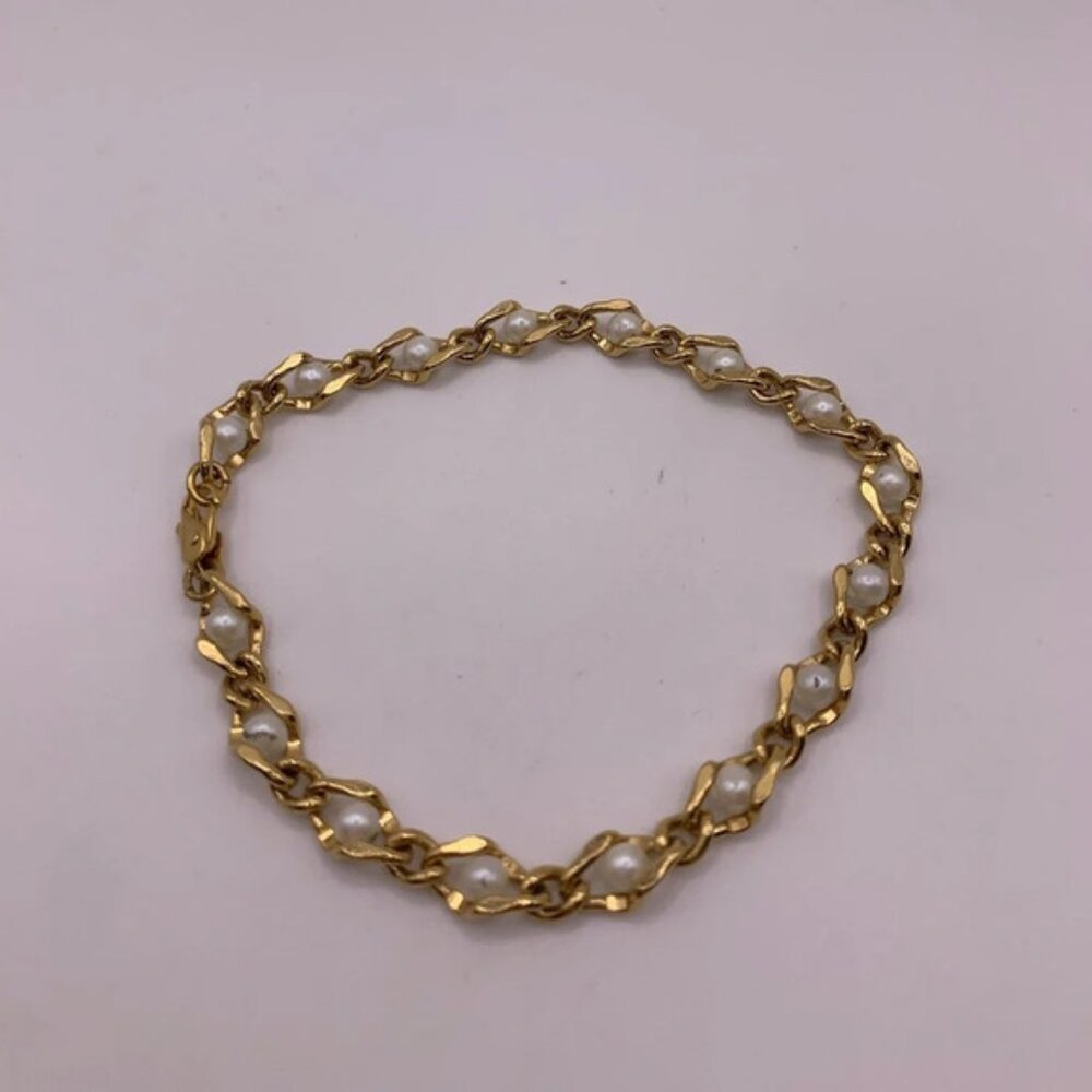 #102 Vintage gold tone faux pearl bracelet